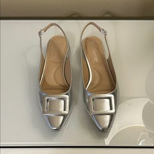 CL by Laundry “Silver Sweetie” Block Heel Slingback Flats - Sz 8.5